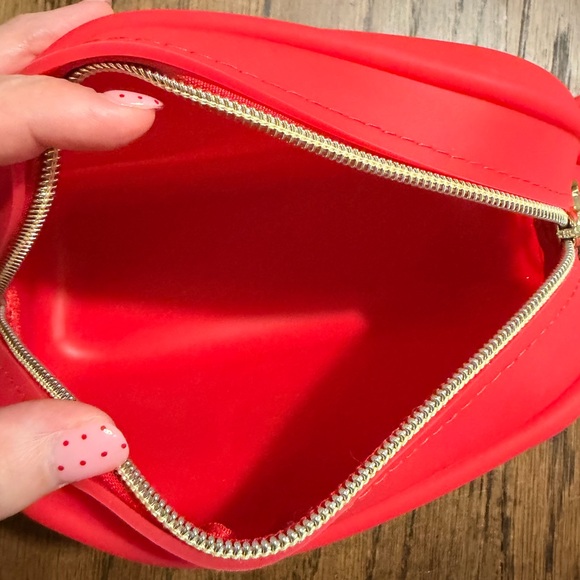 Limited Edition Hello Kitty Red Silicone Pouch - Picture 2 of 4